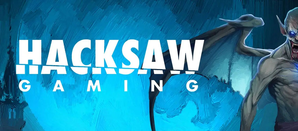 Hacksaw Gaming, kék háttér, vámpírszörny, denevérszárny, fantasy, online kaszinójáték, slot fejlesztő logóval
