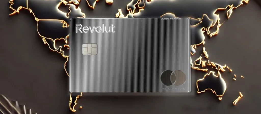 Revolut kártya, fém bankkártya, világ térkép háttér, Mastercard, globális pénzügyek, fintech, luxus kártya, digitális bankolás
