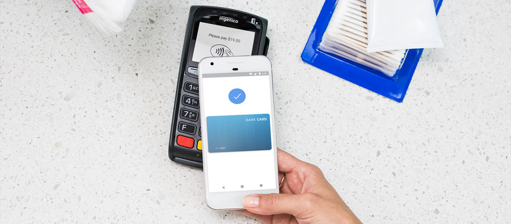 Google Pay fizetés, okostelefon, POS terminál, digitális bankkártya, mobilfizetés, biztonságos vásárlás